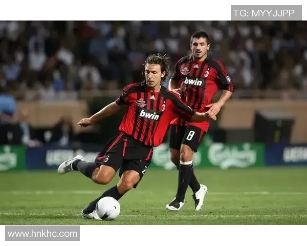 皮尔洛足球明星的传奇之路与他对现代足球的深远影响