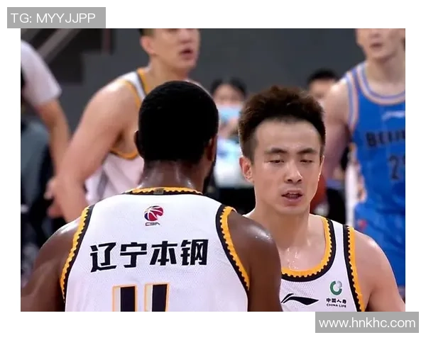 杭州篮球队在邀请赛中以84分高居积分榜首位展现强劲实力