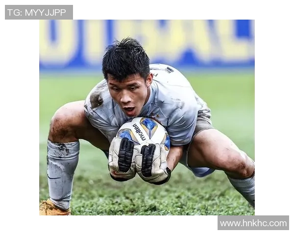 足球明星半蹲拍照视频引发热议球迷纷纷模仿展现独特魅力与风格